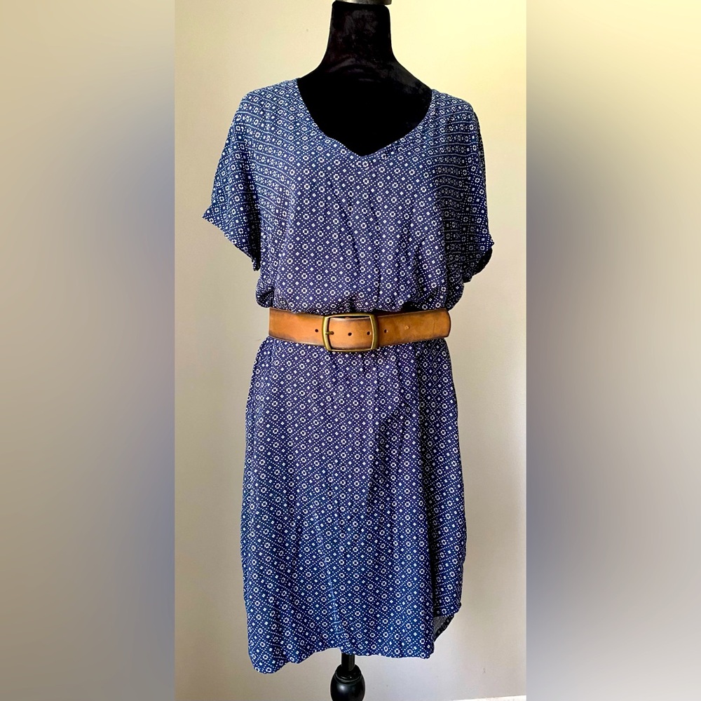 H&M V Neck Navy Print Short Sleeve Shirt Dress